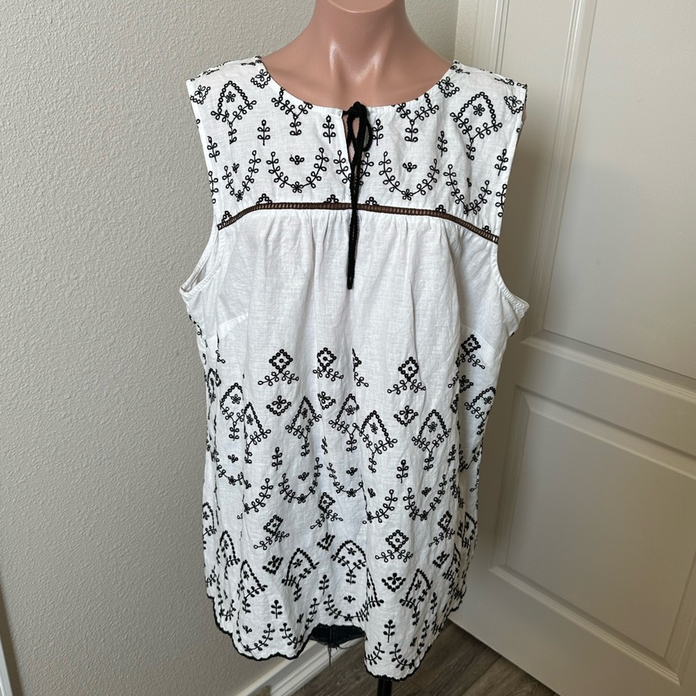 Talbots White and Black Embroidered Tank Top